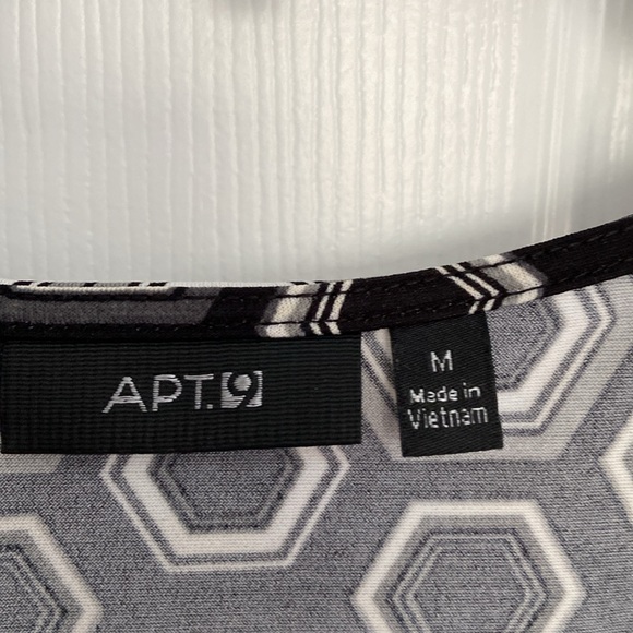 Apt 9 top size medium - Picture 2 of 6